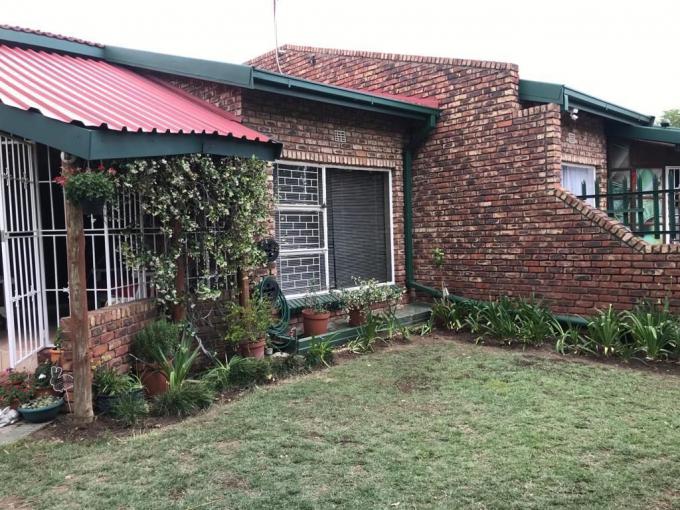 2 Bedroom Simplex for Sale For Sale in Parys - MR554802