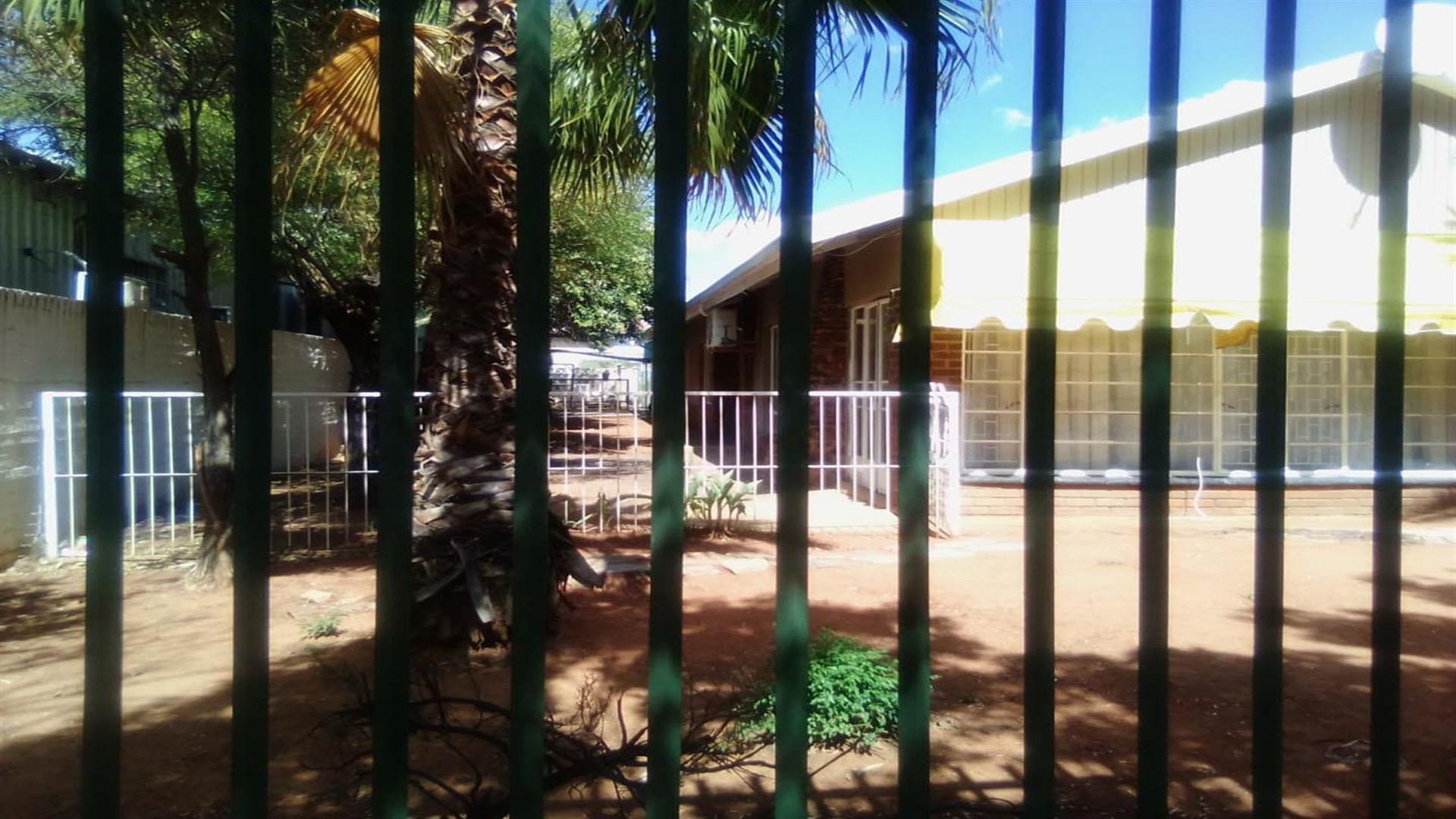 Front View of property in Koffiefontein