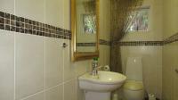 Guest Toilet - 6 square meters of property in Ruimsig