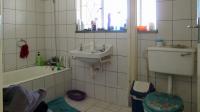 Bathroom 1 - 6 square meters of property in Noycedale