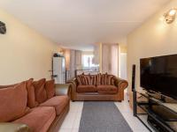 Lounges - 23 square meters of property in Glenmarais (Glen Marais)