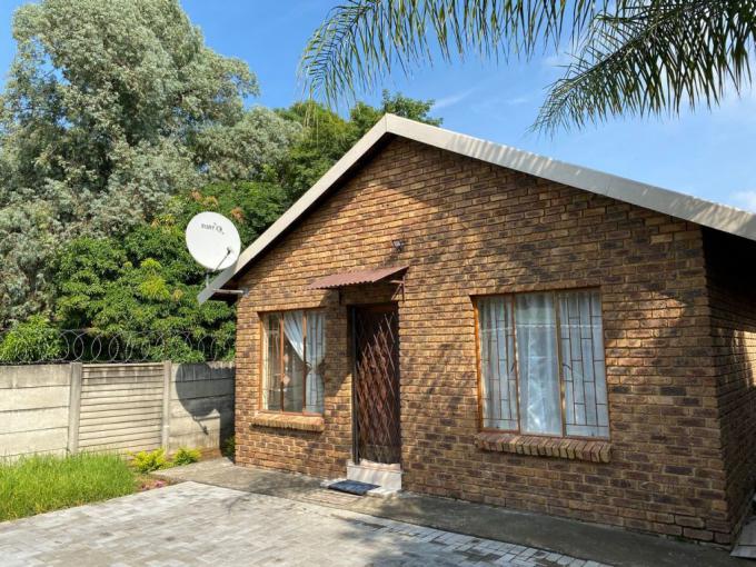 2 Bedroom House for Sale For Sale in Rustenburg - MR558614