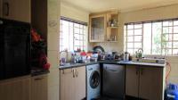 Kitchen - 17 square meters of property in Roseacre