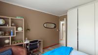 Bed Room 1 - 14 square meters of property in Randjesfontein