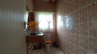 Bathroom 1 - 22 square meters of property in Randjesfontein