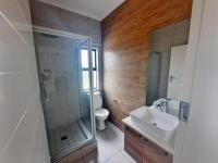 Bathroom 1 - 4 square meters of property in Louwlardia