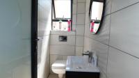 Guest Toilet - 3 square meters of property in The Hills