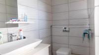 Bathroom 3+ - 12 square meters of property in The Hills