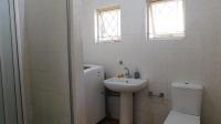 Bathroom 2 - 6 square meters of property in Athlone Park
