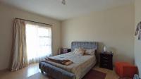Bed Room 1 - 21 square meters of property in Heuwelsig Estate