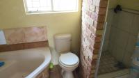 Main Bathroom - 17 square meters of property in Brenthurst