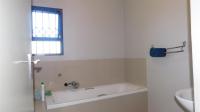 Bathroom 1 - 5 square meters of property in Doornpoort