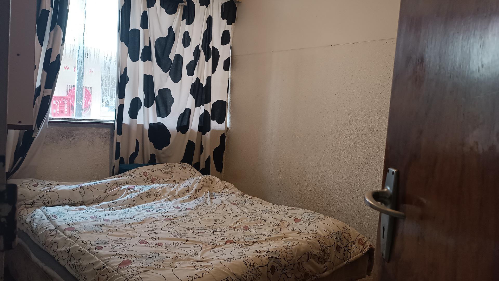 Bed Room 1 - 10 square meters of property in Klipdam