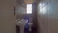 Guest Toilet - 3 square meters of property in Sharonlea
