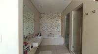 Main Bathroom - 11 square meters of property in Melrose North
