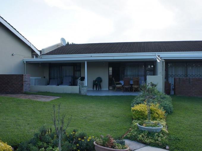 2 Bedroom Sectional Title for Sale For Sale in Scottburgh - MR576917