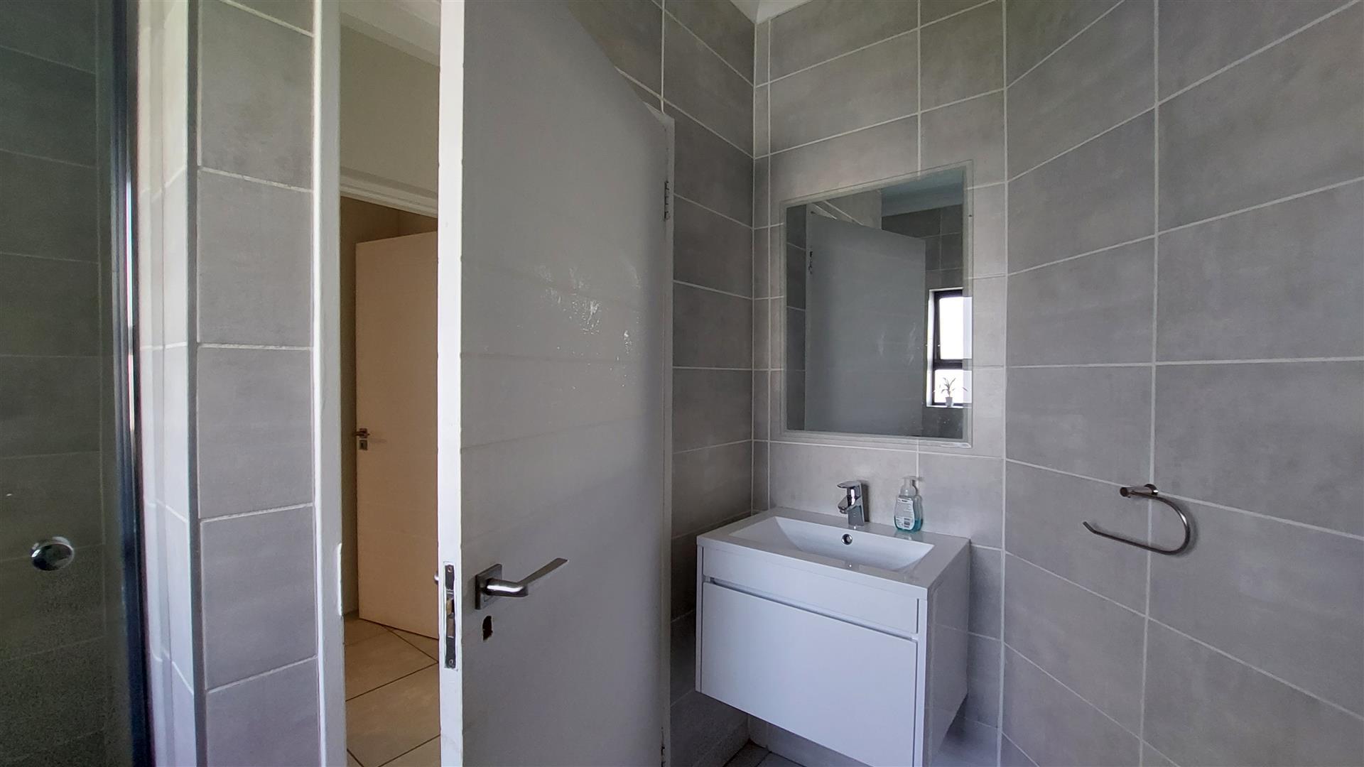 Bathroom 1 - 7 square meters of property in Zwartkoppies