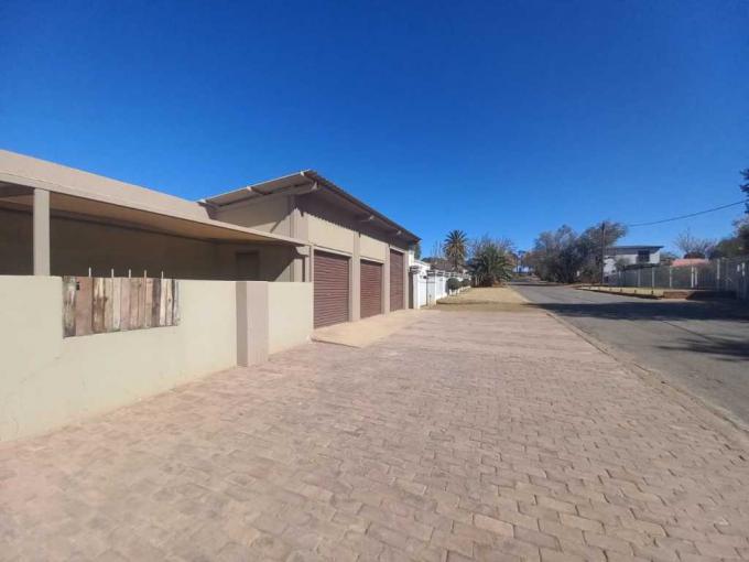 House for Sale For Sale in Kuruman - MR579404