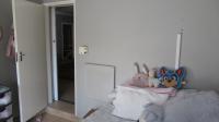 Bed Room 3 - 14 square meters of property in Little Falls