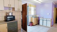 Kitchen - 21 square meters of property in Panorama Gardens