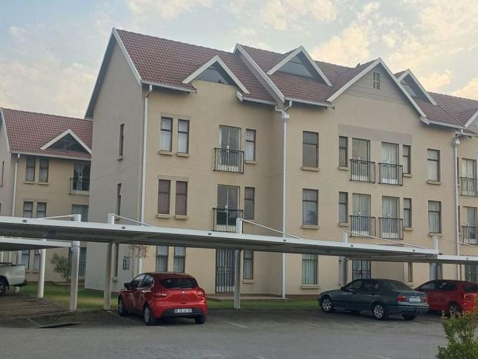 2 Bedroom Apartment for Sale For Sale in Kosmosdal - MR580146