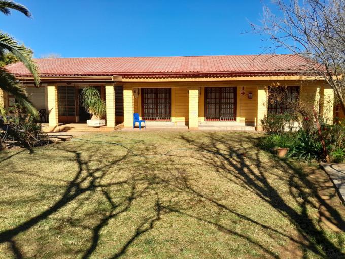 8 Bedroom Guest House for Sale For Sale in Kuruman - MR580924
