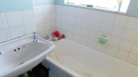 Bathroom 1 - 2 square meters of property in Sea View