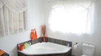 Main Bathroom - 10 square meters of property in Arcon Park
