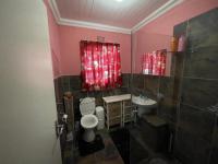 Bathroom 1 of property in Paarl