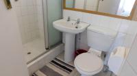 Bathroom 1 - 4 square meters of property in Winklespruit