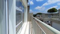 Balcony - 11 square meters of property in Bryanston