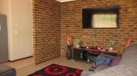 Lounges - 20 square meters of property in Randpoort
