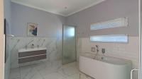 Main Bathroom - 18 square meters of property in Louwlardia