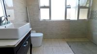 Main Bathroom - 12 square meters of property in Glen Hills