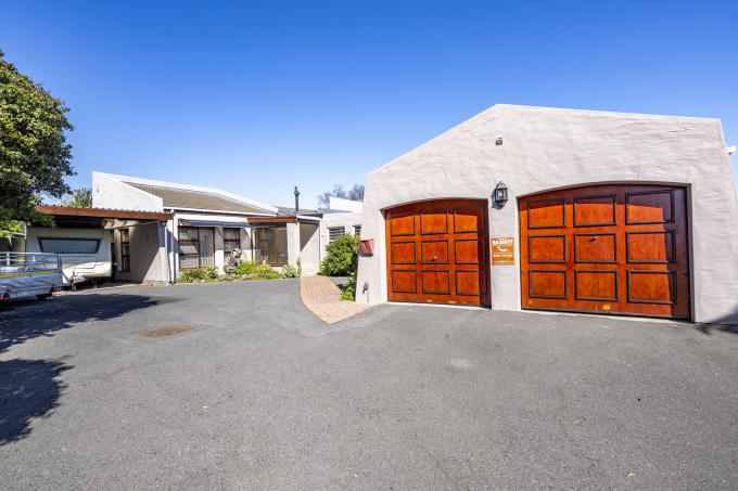 4 Bedroom Freehold Residence for Sale For Sale in Stellenberg - MR586585