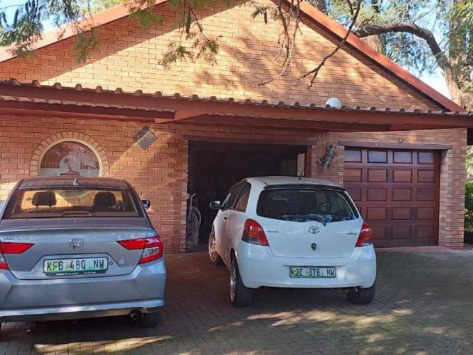 4 Bedroom House for Sale For Sale in Rustenburg - MR586605