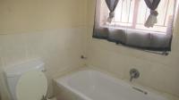 Bathroom 1 - 5 square meters of property in Greenhills