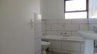 Main Bathroom - 6 square meters of property in Sundowner