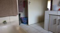 Bathroom 1 - 6 square meters of property in Greenhills