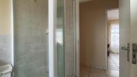 Bathroom 1 - 6 square meters of property in Heuwelsig Estate