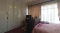 Main Bedroom - 34 square meters of property in Mondeor
