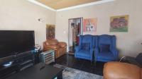 Lounges - 43 square meters of property in Mondeor