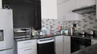 Kitchen - 11 square meters of property in Klippoortjie AH