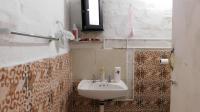 Bathroom 2 - 7 square meters of property in Berea West 