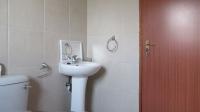 Bathroom 1 - 4 square meters of property in Albemarle