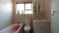 Bathroom 1 - 4 square meters of property in Tijger Vallei
