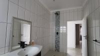 Bathroom 1 - 9 square meters of property in Sandbaai