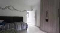 Bed Room 1 - 14 square meters of property in Sandbaai