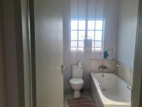 Bathroom 2 of property in Waterkloof (Rustenburg)