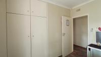 Bed Room 1 - 11 square meters of property in Sunward park